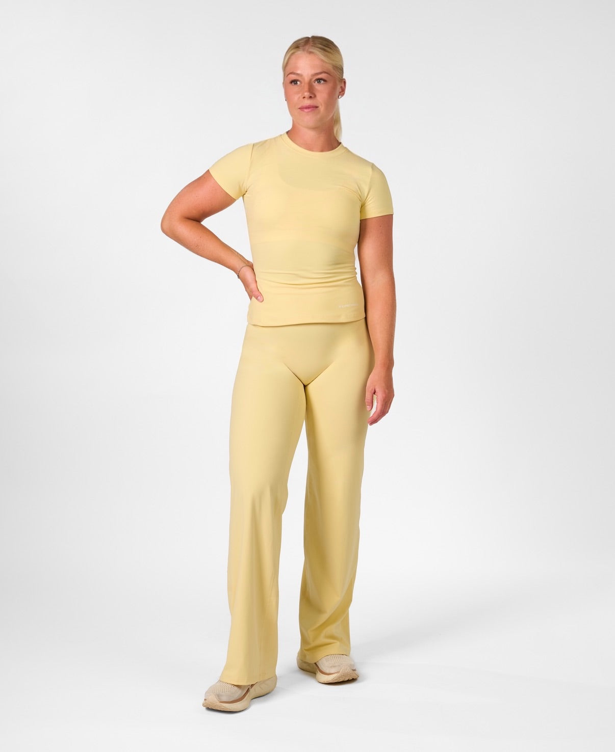 Helen Everyday T-shirt Pastel Yellow-4