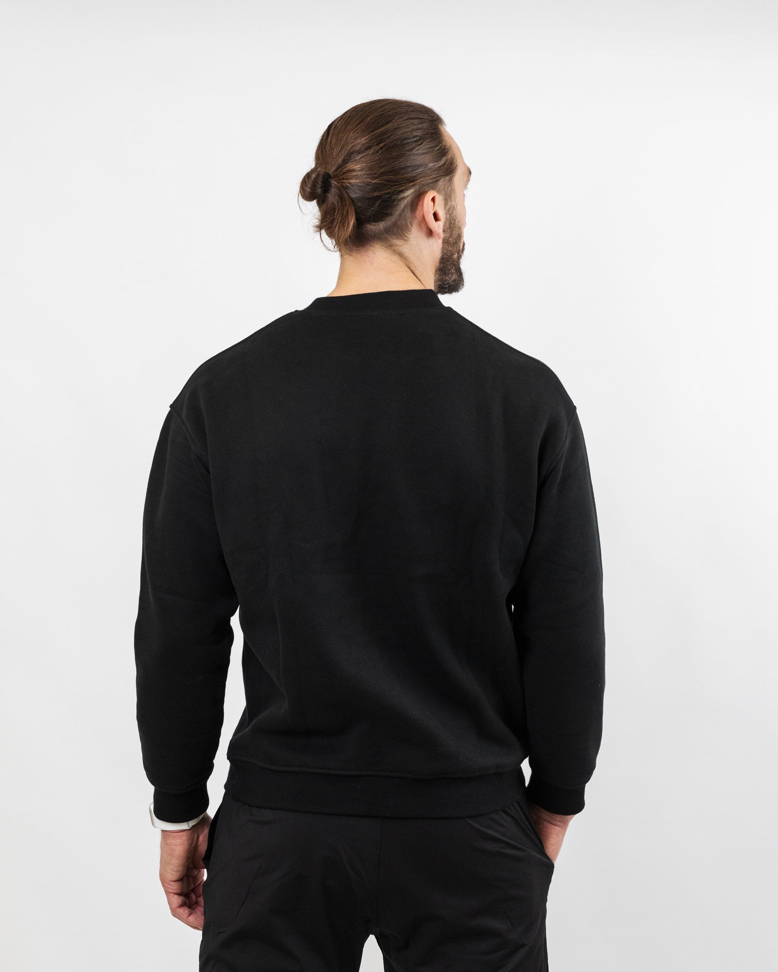 Essential Sweatshirt Black-5