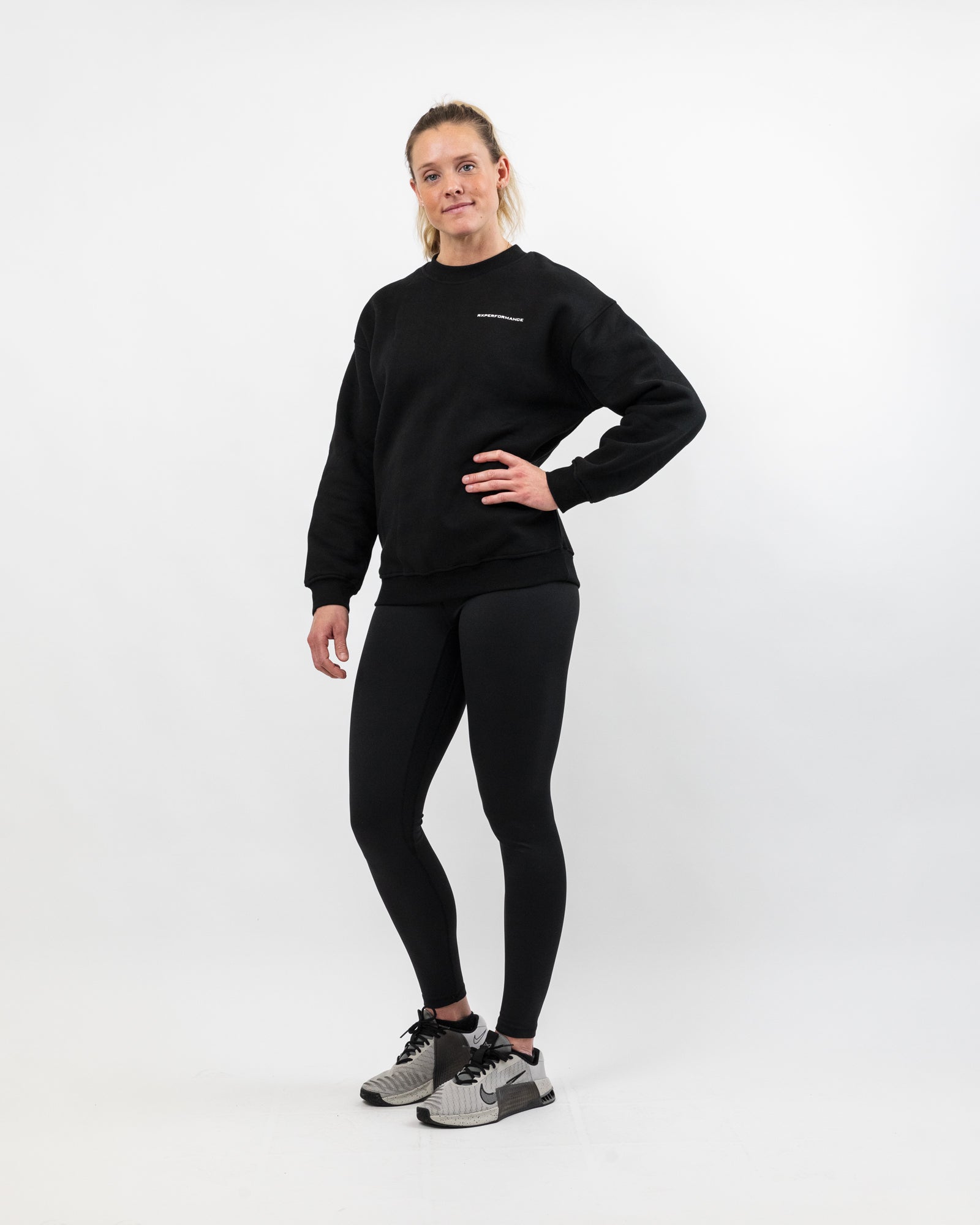 Essential Sweatshirt Black-6